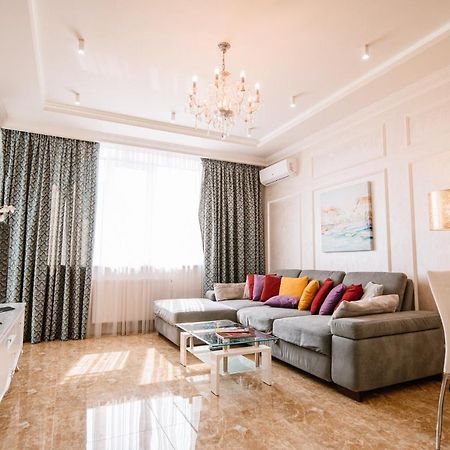 Apartamento Luxury For Business & Pleasure Royal 1 Kiev Exterior foto
