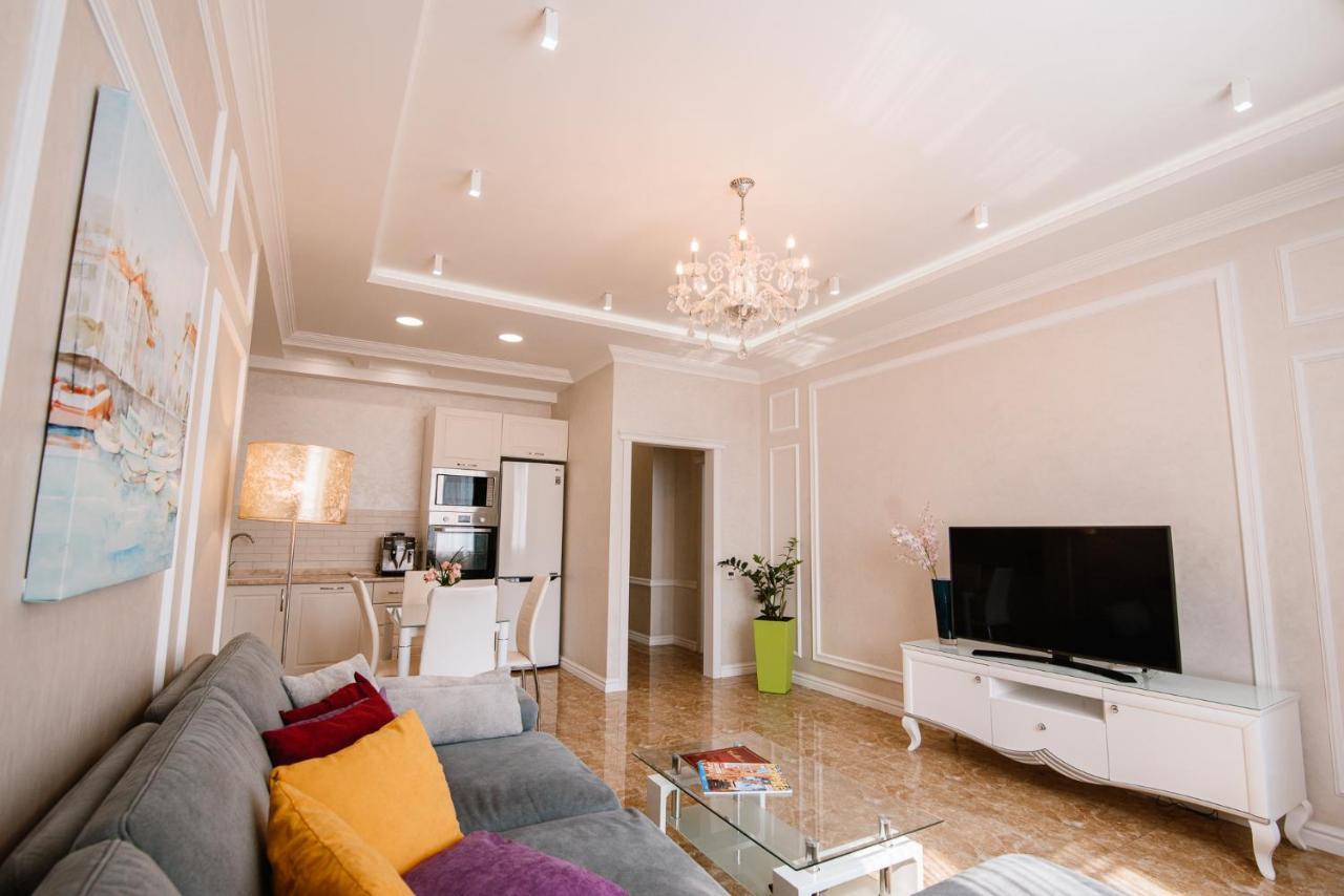 Apartamento Luxury For Business & Pleasure Royal 1 Kiev Exterior foto